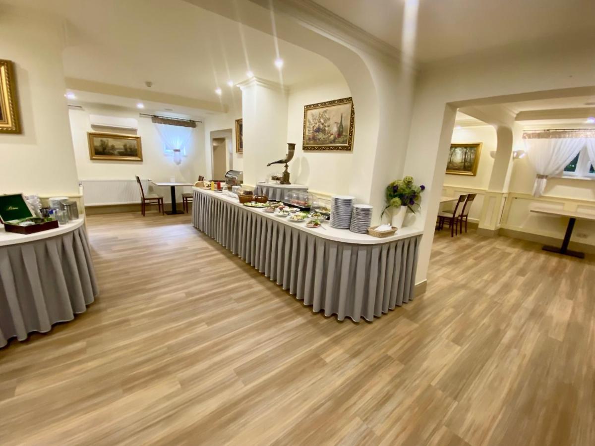 Bed and Breakfast Senator Катовіце Екстер'єр фото